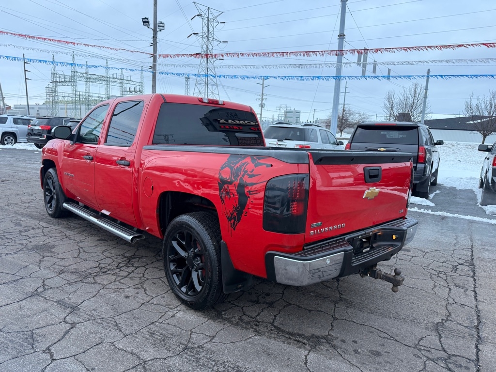 Chevrolet Silverado 1500 LTZ Crew Cab 4WD 2011