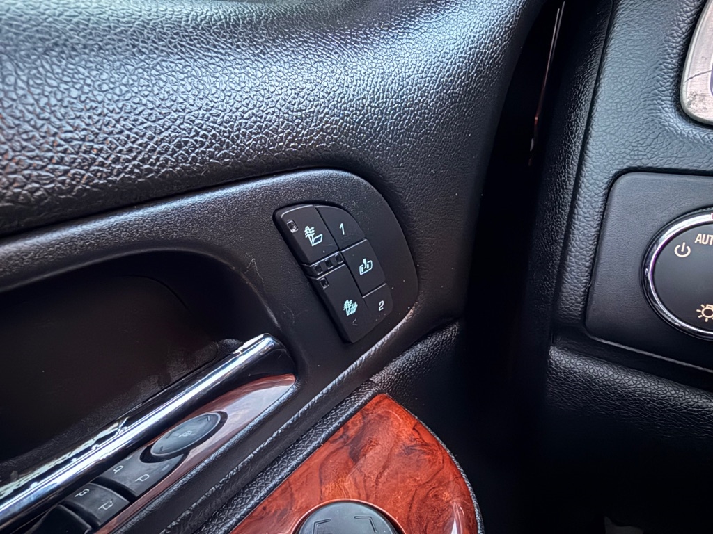 Chevrolet Silverado 1500 LTZ Crew Cab 4WD 2011