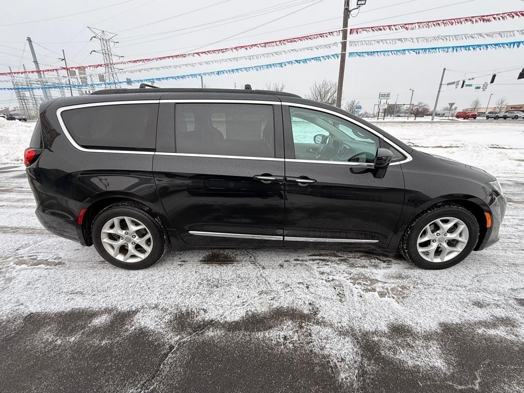 Chrysler Pacifica Touring-L 2017