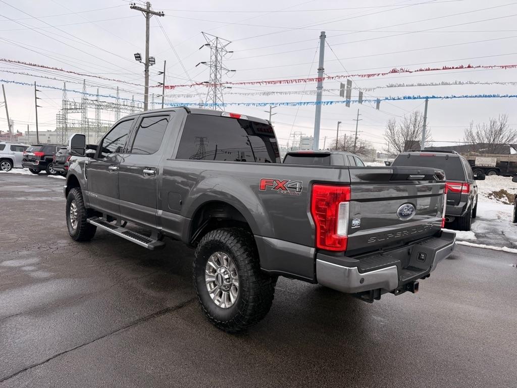 Ford F-250 SD XLT Crew Cab 4WD 2018