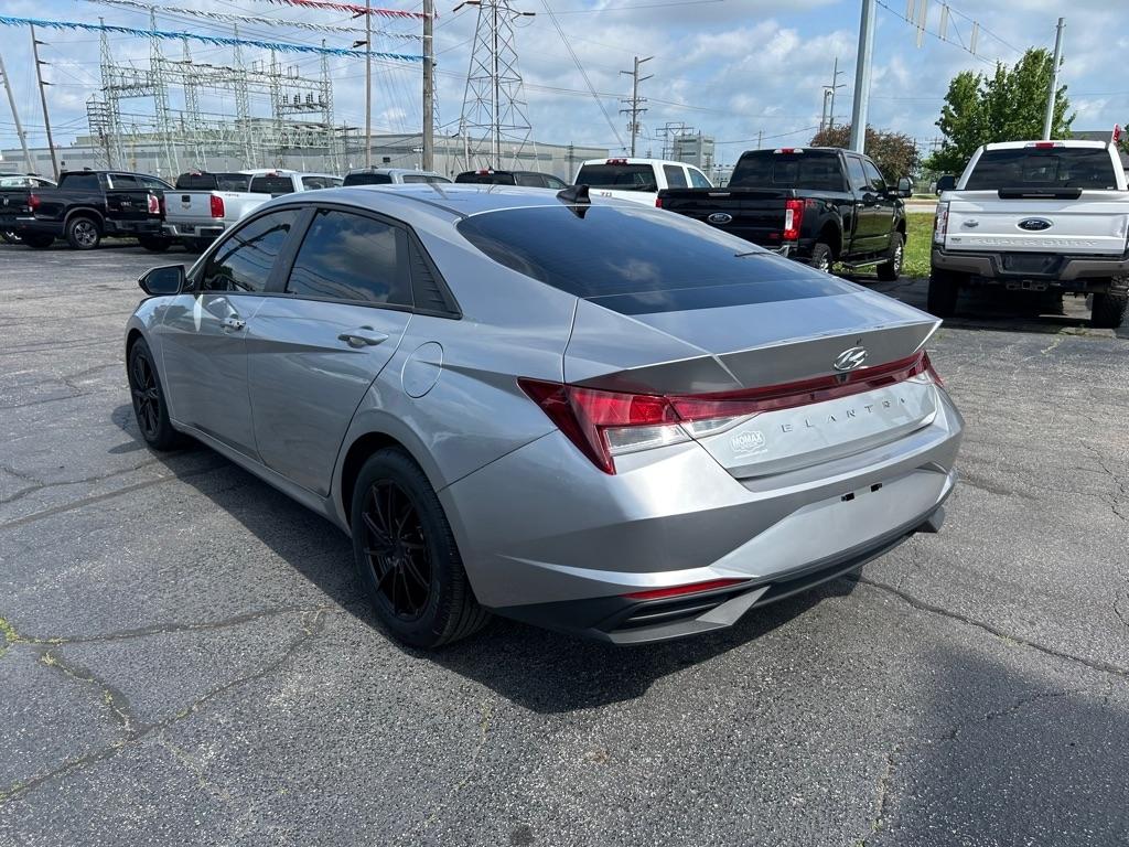 Hyundai Elantra SEL 2021