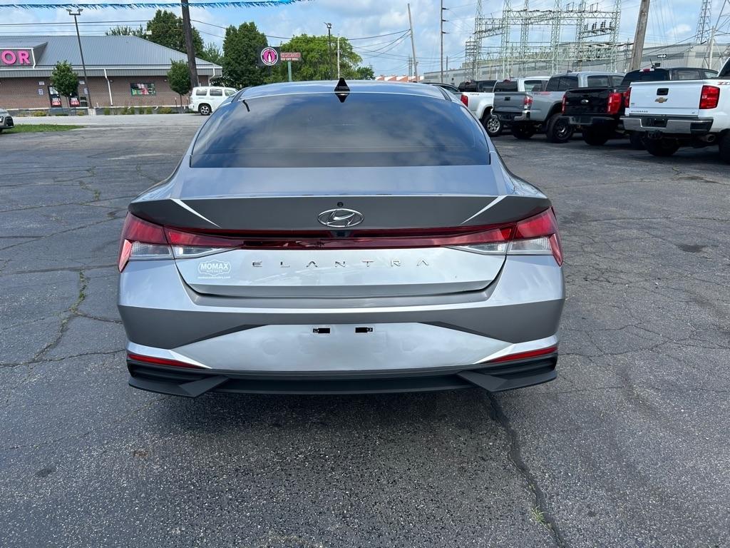 Hyundai Elantra SEL 2021