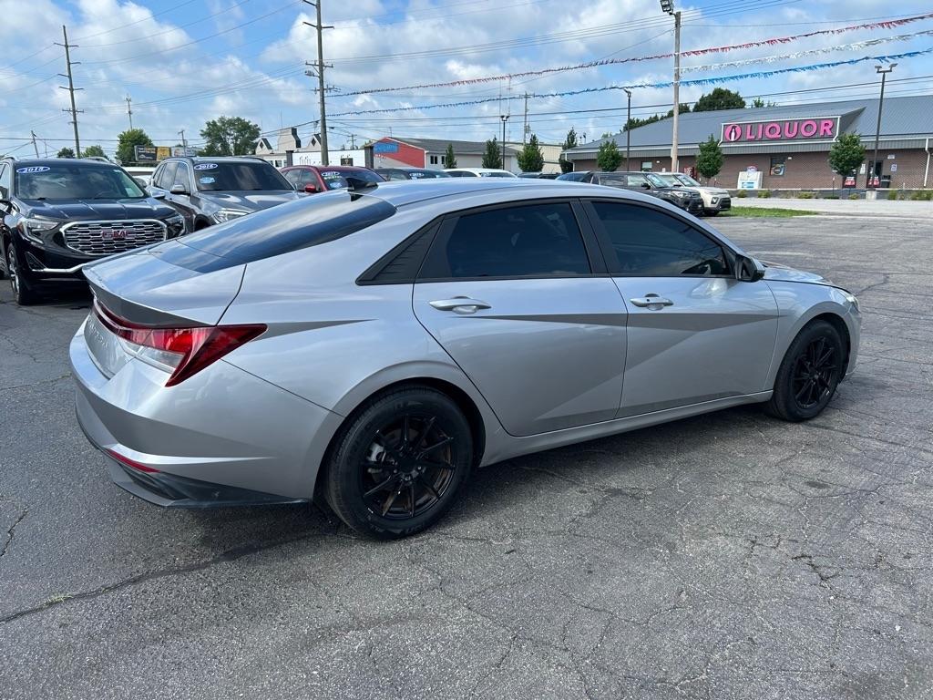 Hyundai Elantra SEL 2021