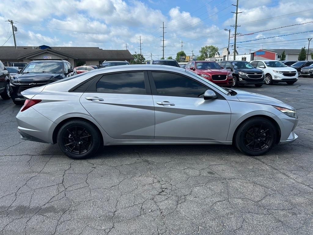 Hyundai Elantra SEL 2021