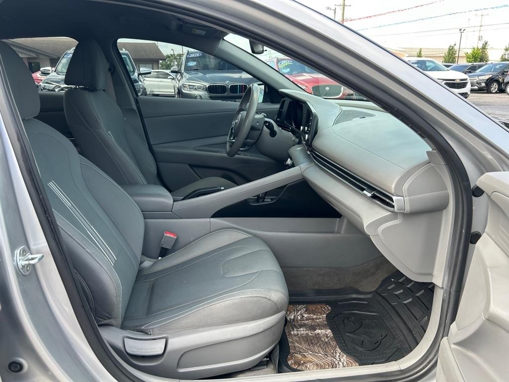 Hyundai Elantra SEL 2021