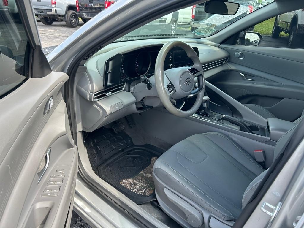 Hyundai Elantra SEL 2021