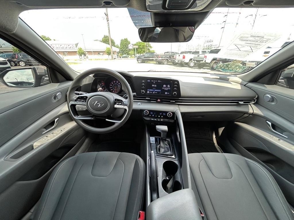 Hyundai Elantra SEL 2021