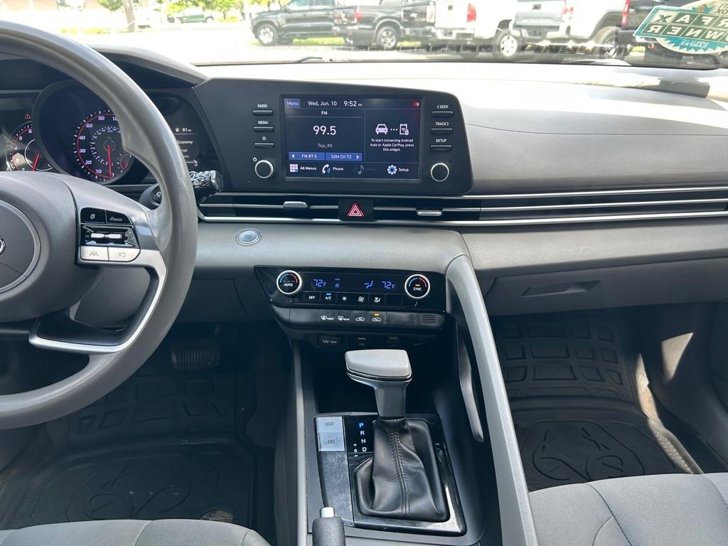 Hyundai Elantra SEL 2021