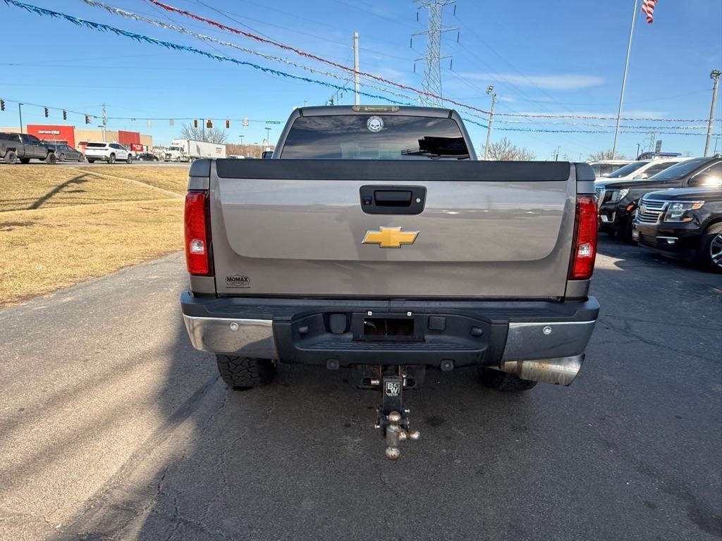 Chevrolet Silverado 2500HD LTZ Crew Cab 4WD 2011