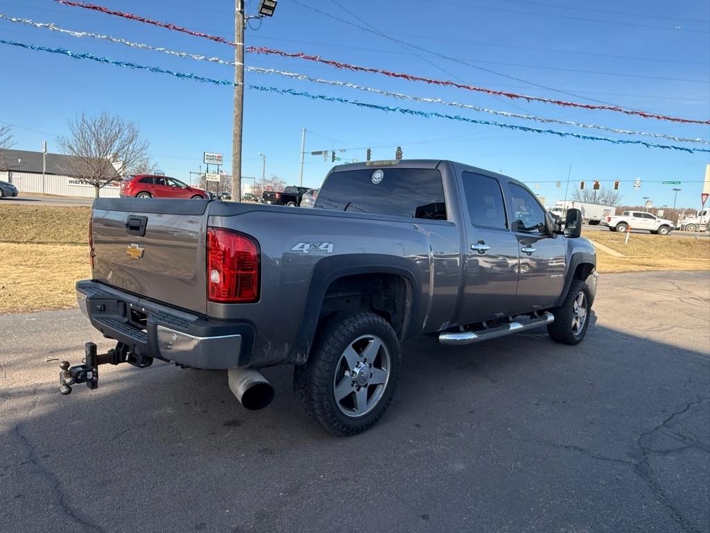 Chevrolet Silverado 2500HD LTZ Crew Cab 4WD 2011