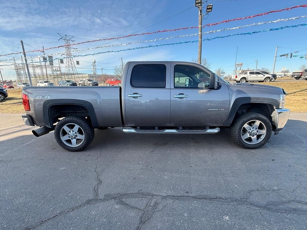 Chevrolet Silverado 2500HD LTZ Crew Cab 4WD 2011