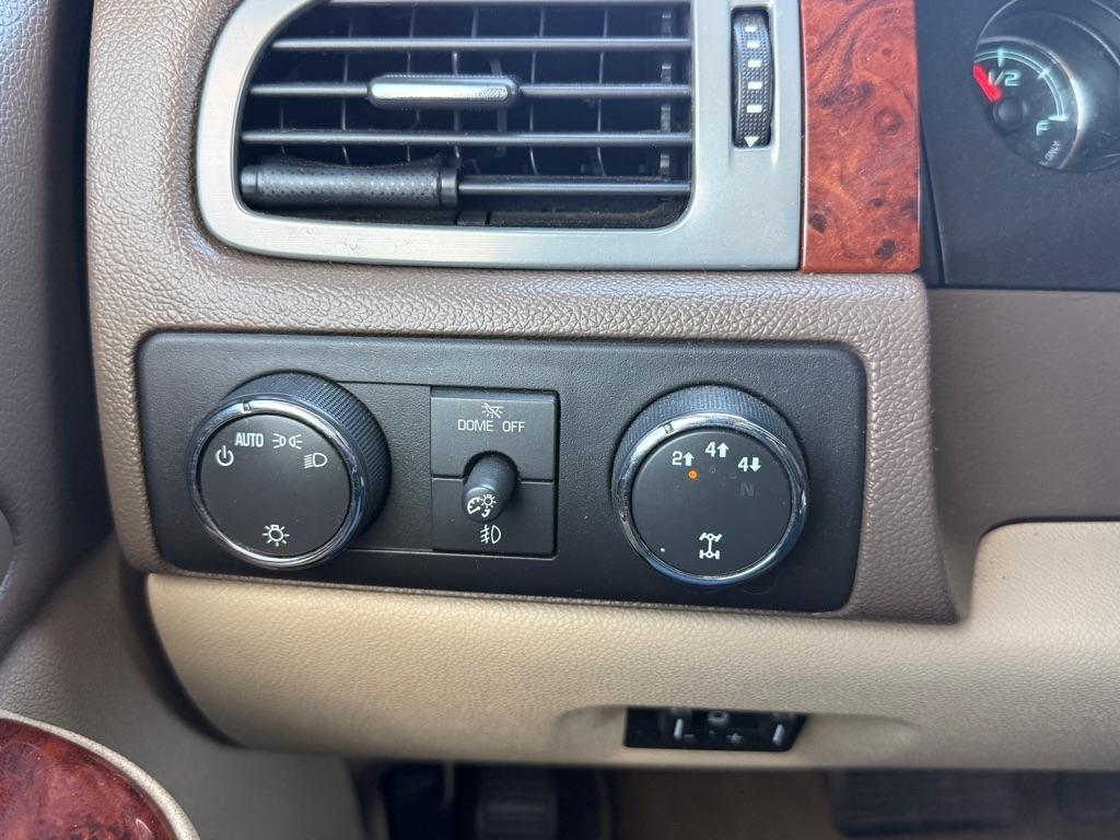 Chevrolet Silverado 2500HD LTZ Crew Cab 4WD 2011