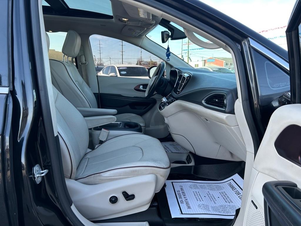 Chrysler Pacifica Limited 2017