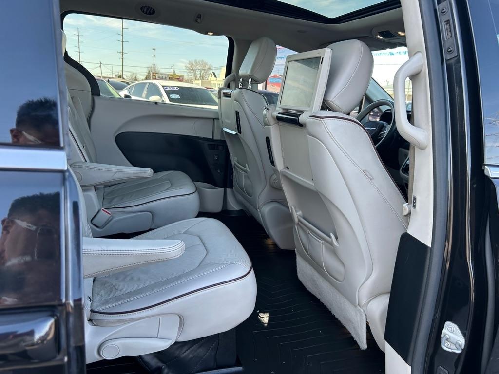 Chrysler Pacifica Limited 2017