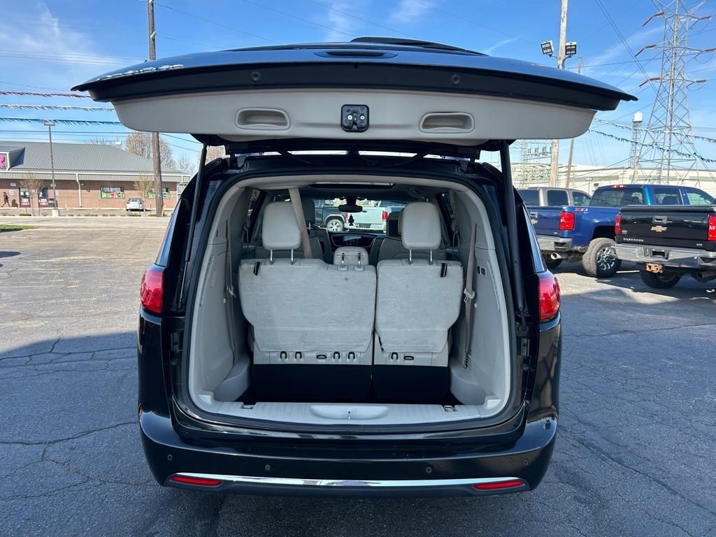 Chrysler Pacifica Limited 2017