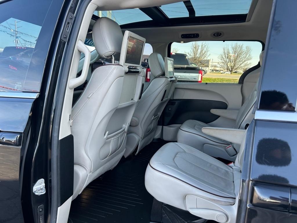 Chrysler Pacifica Limited 2017