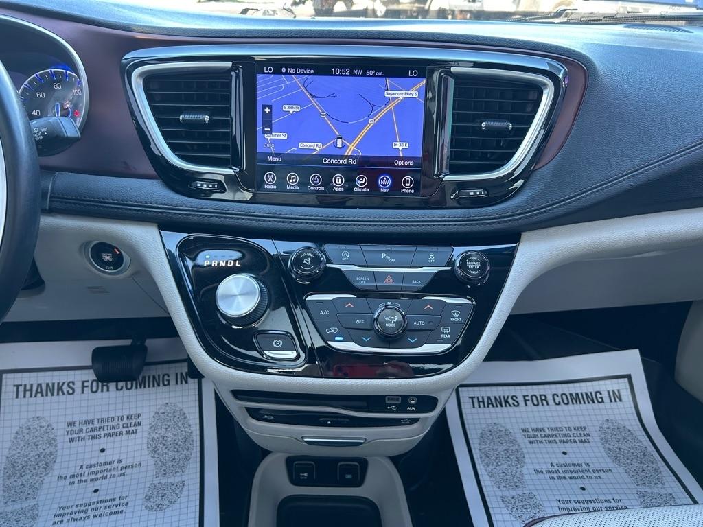 Chrysler Pacifica Limited 2017