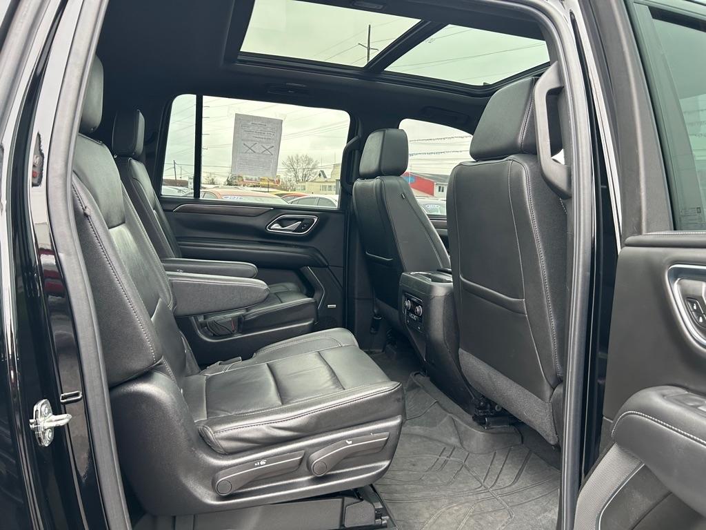 Chevrolet Suburban LT 4WD 2021