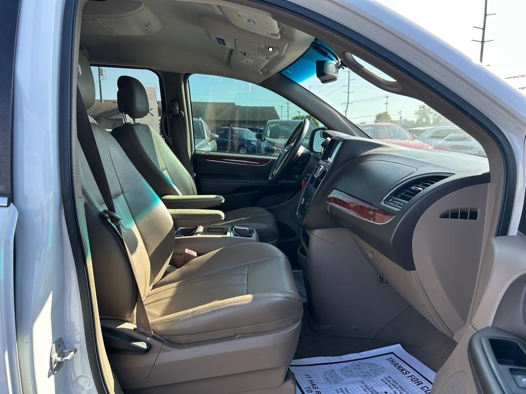 Chrysler Town & Country Touring 2014