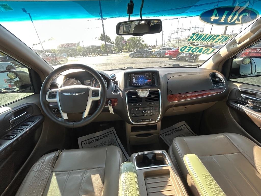 Chrysler Town & Country Touring 2014