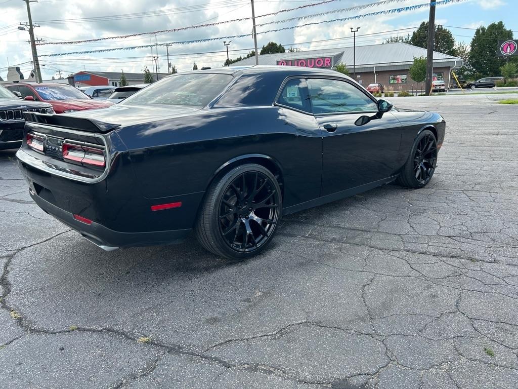 Dodge Challenger SE 2010