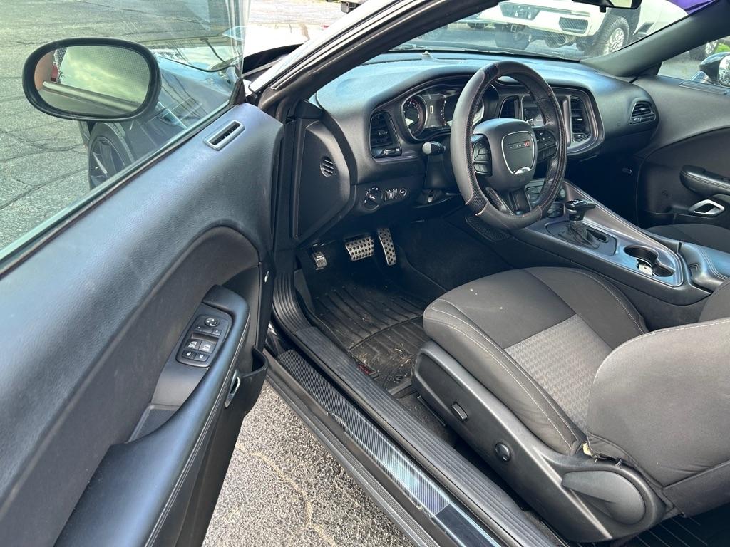 Dodge Challenger SE 2010