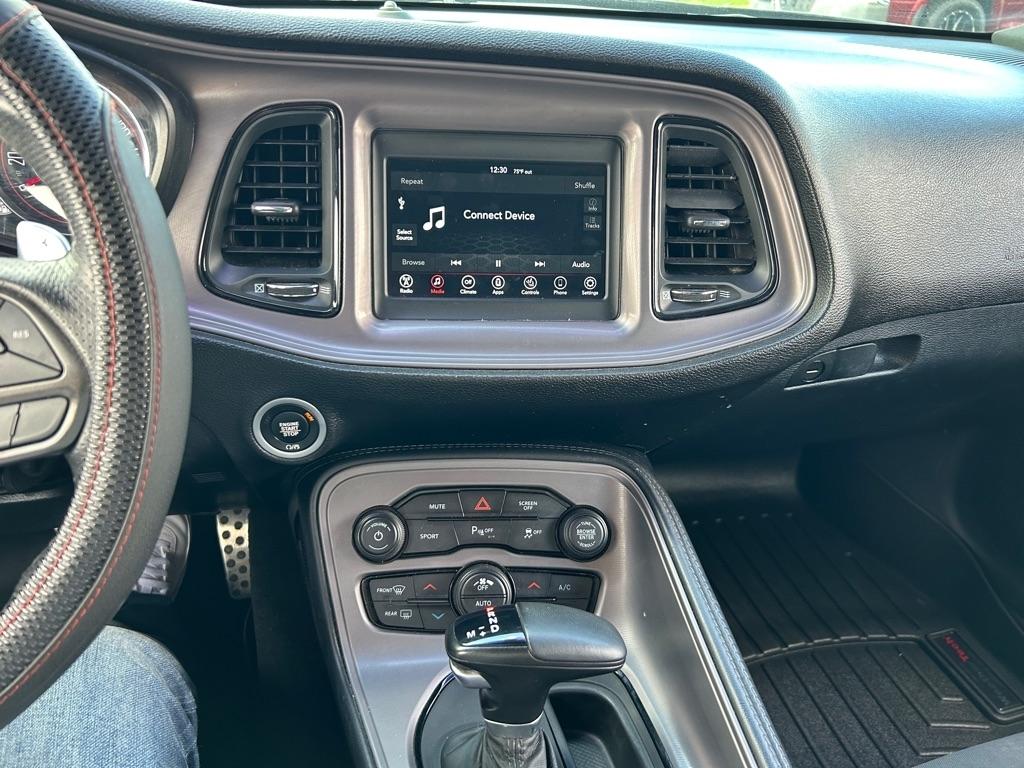 Dodge Challenger SE 2010