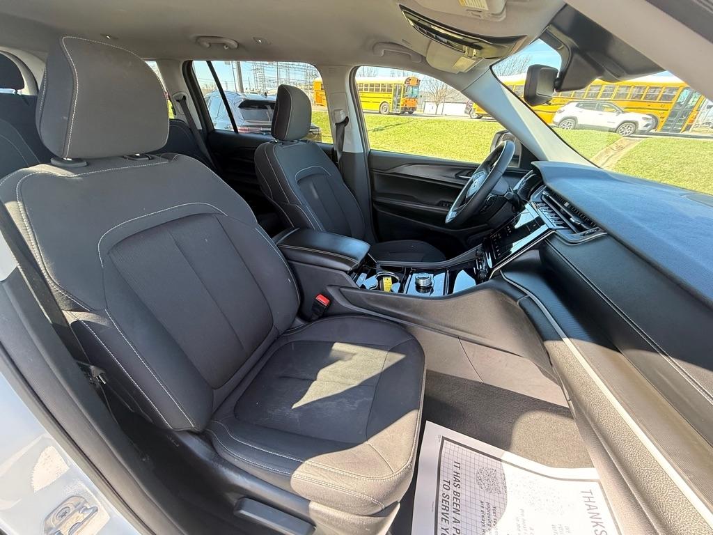 Jeep Grand Cherokee L Laredo 2023