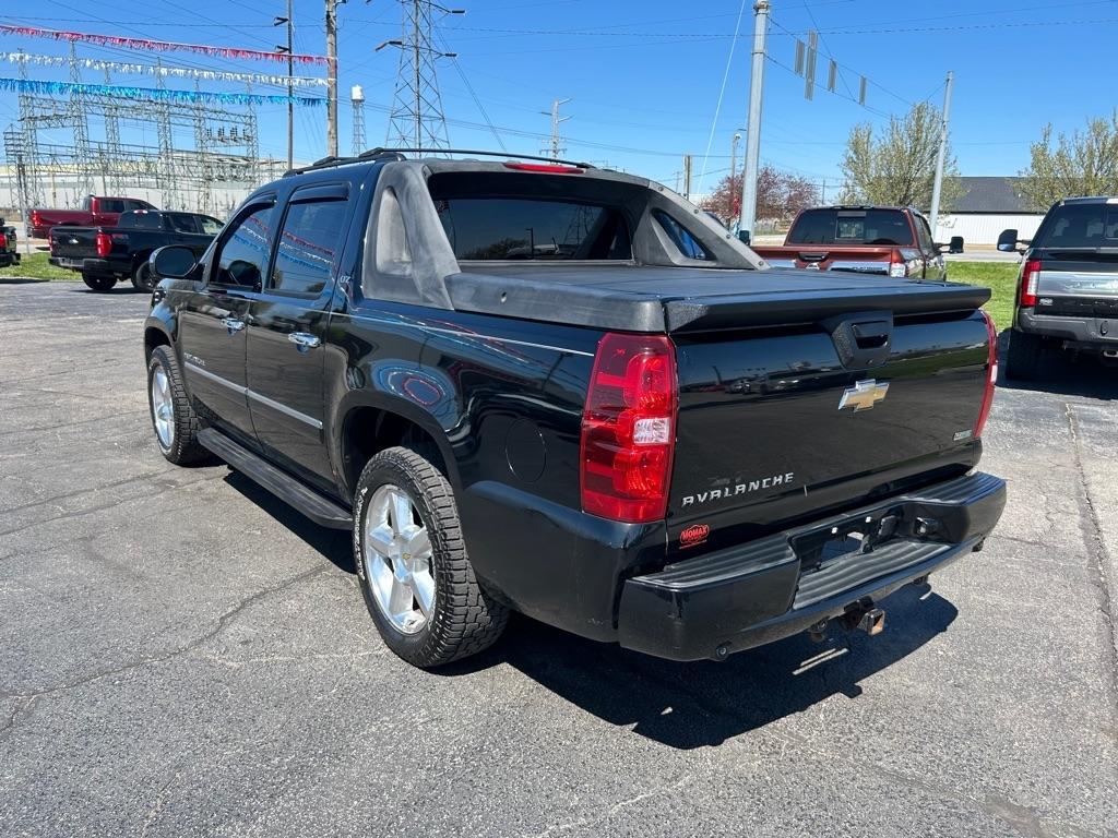 Chevrolet Avalanche LTZ 4WD 2010