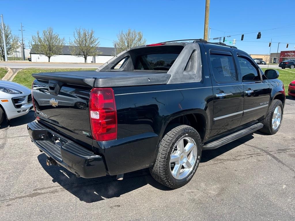 Chevrolet Avalanche LTZ 4WD 2010