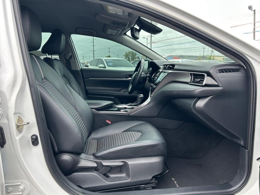 Toyota Camry SE 2020