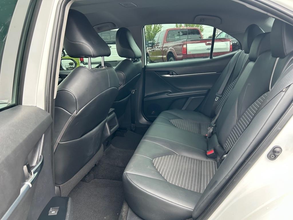 Toyota Camry SE 2020