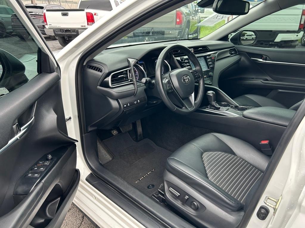 Toyota Camry SE 2020