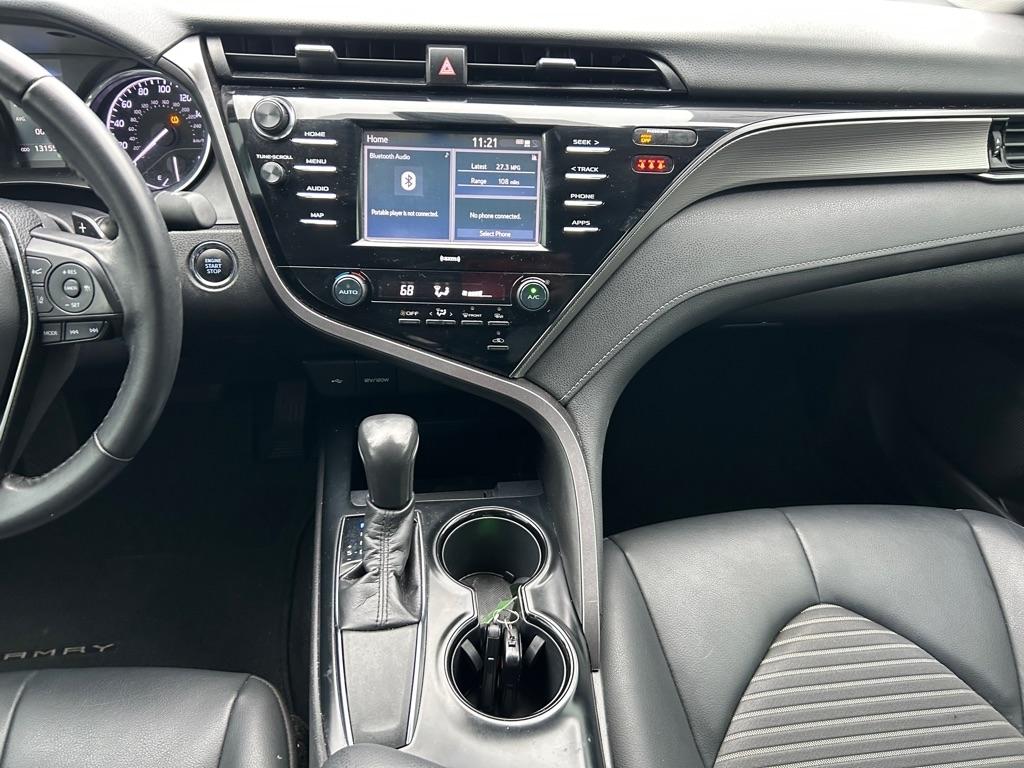 Toyota Camry SE 2020