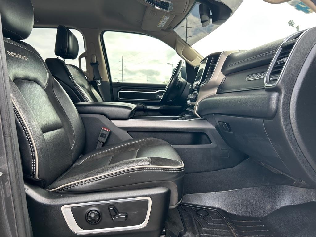 RAM 1500 Laramie Crew Cab SWB 4WD 2019