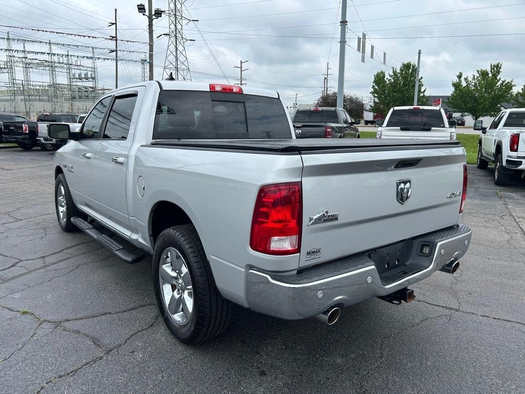 RAM 1500 SLT Crew Cab SWB 4WD 2016