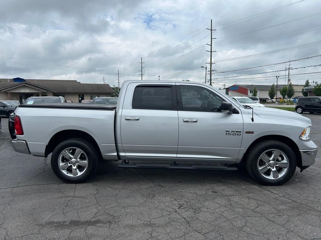 RAM 1500 SLT Crew Cab SWB 4WD 2016