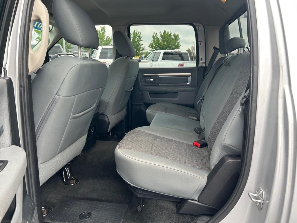 RAM 1500 SLT Crew Cab SWB 4WD 2016