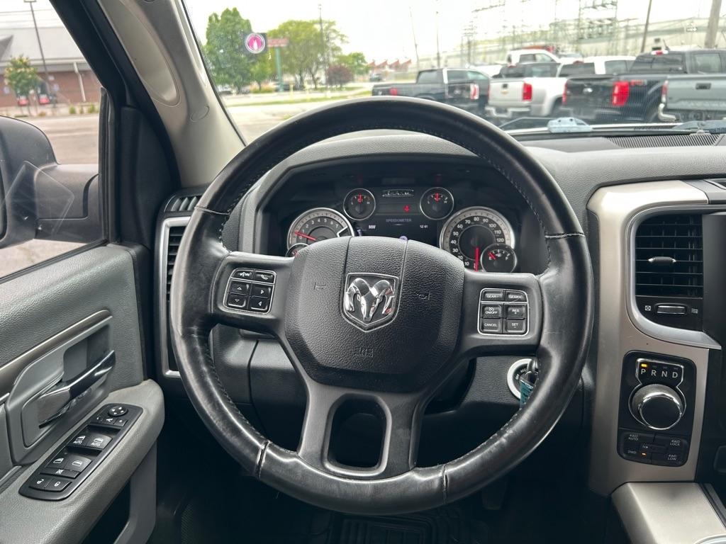 RAM 1500 SLT Crew Cab SWB 4WD 2016