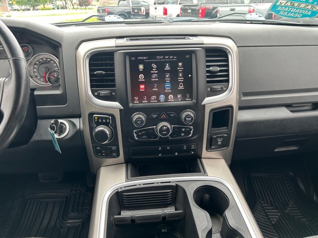 RAM 1500 SLT Crew Cab SWB 4WD 2016