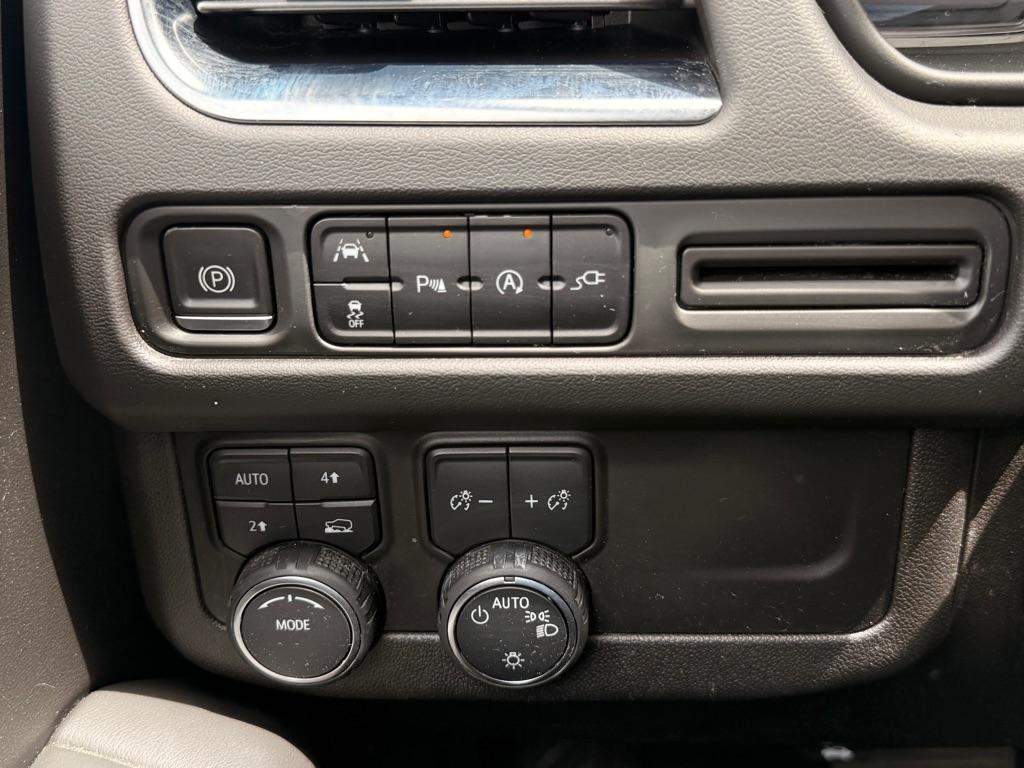 Chevrolet Suburban RST 4WD 2021