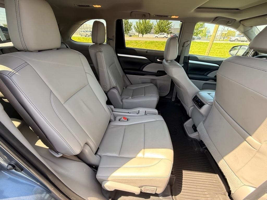 Toyota Highlander SE AWD V6 2019