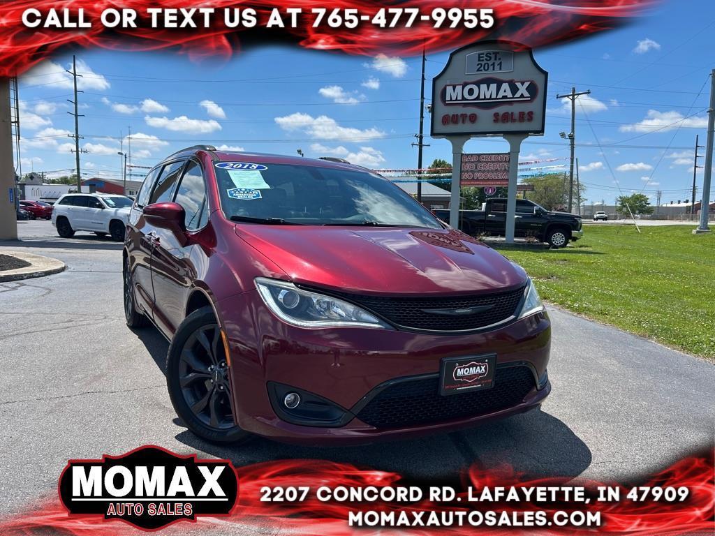 2018 Chrysler Pacifica Limited's photo