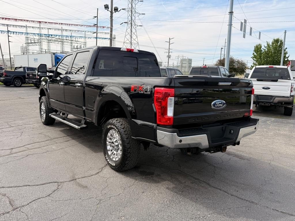 Ford F-250 SD Lariat Crew Cab 4WD 2019