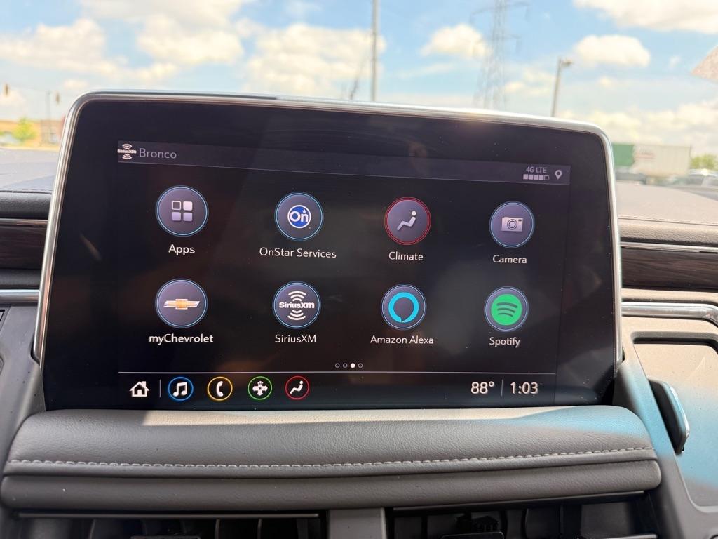 Chevrolet Suburban LT 4WD 2021