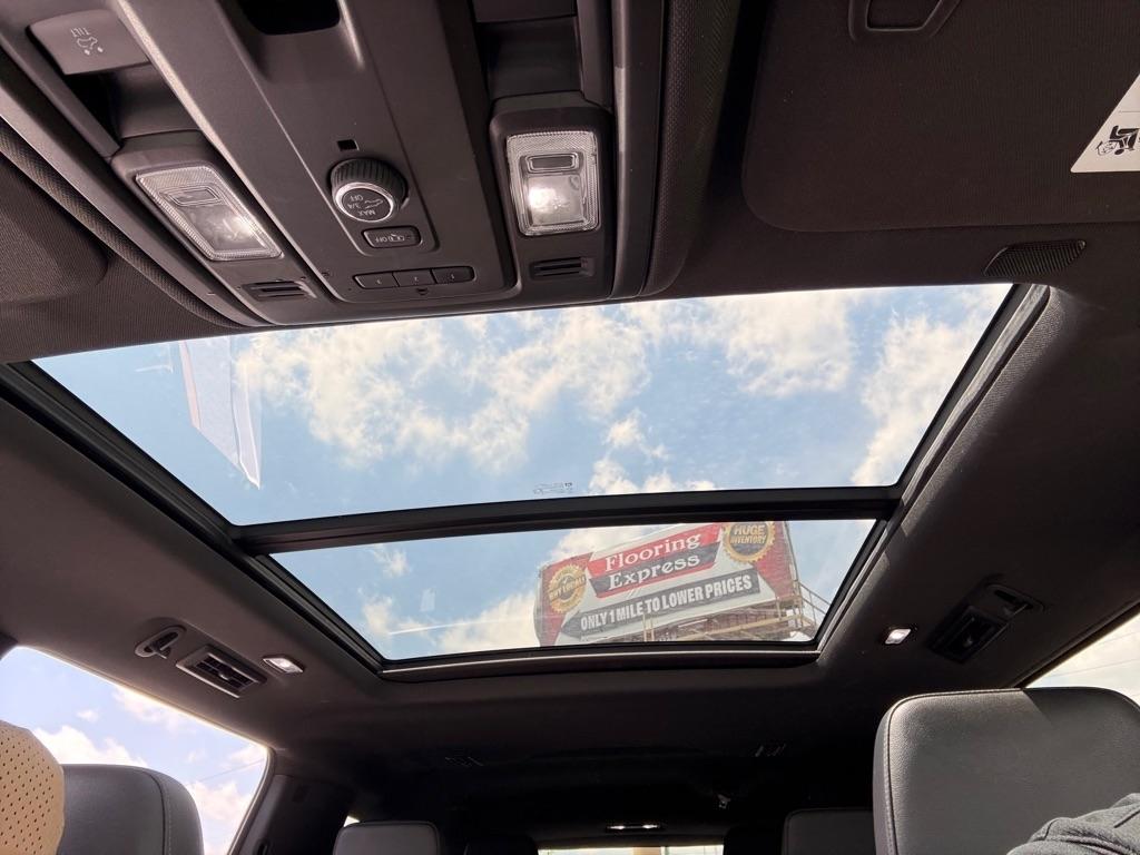 Chevrolet Suburban LT 4WD 2021