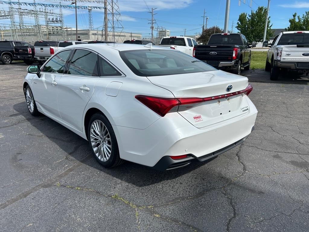 Toyota Avalon Hybrid XLE 2019