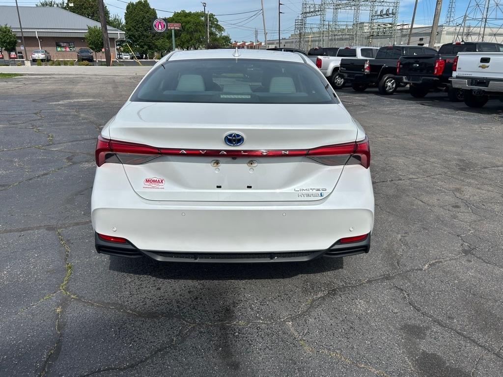 Toyota Avalon Hybrid XLE 2019