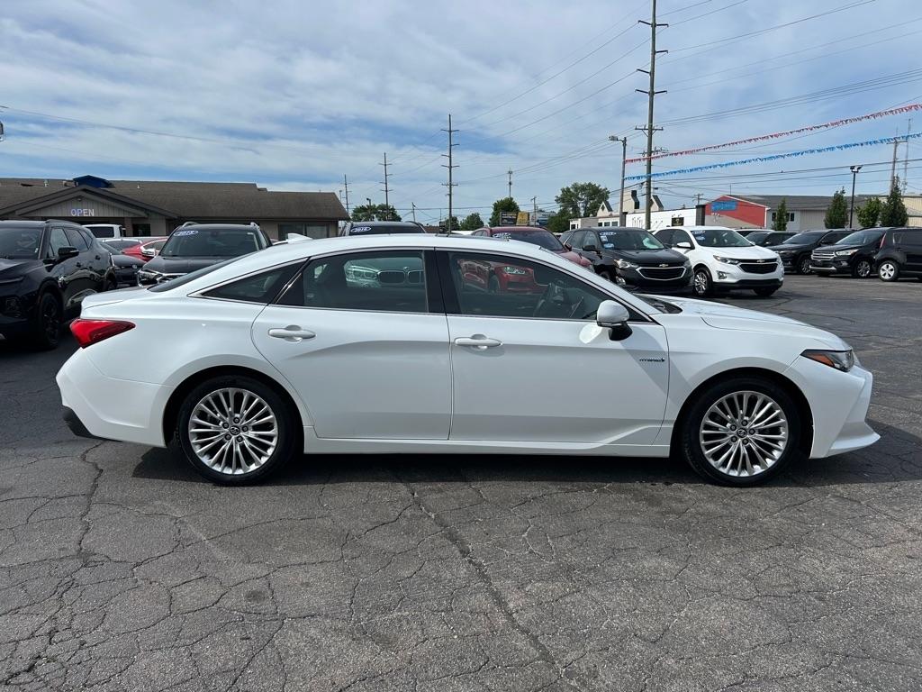 Toyota Avalon Hybrid XLE 2019