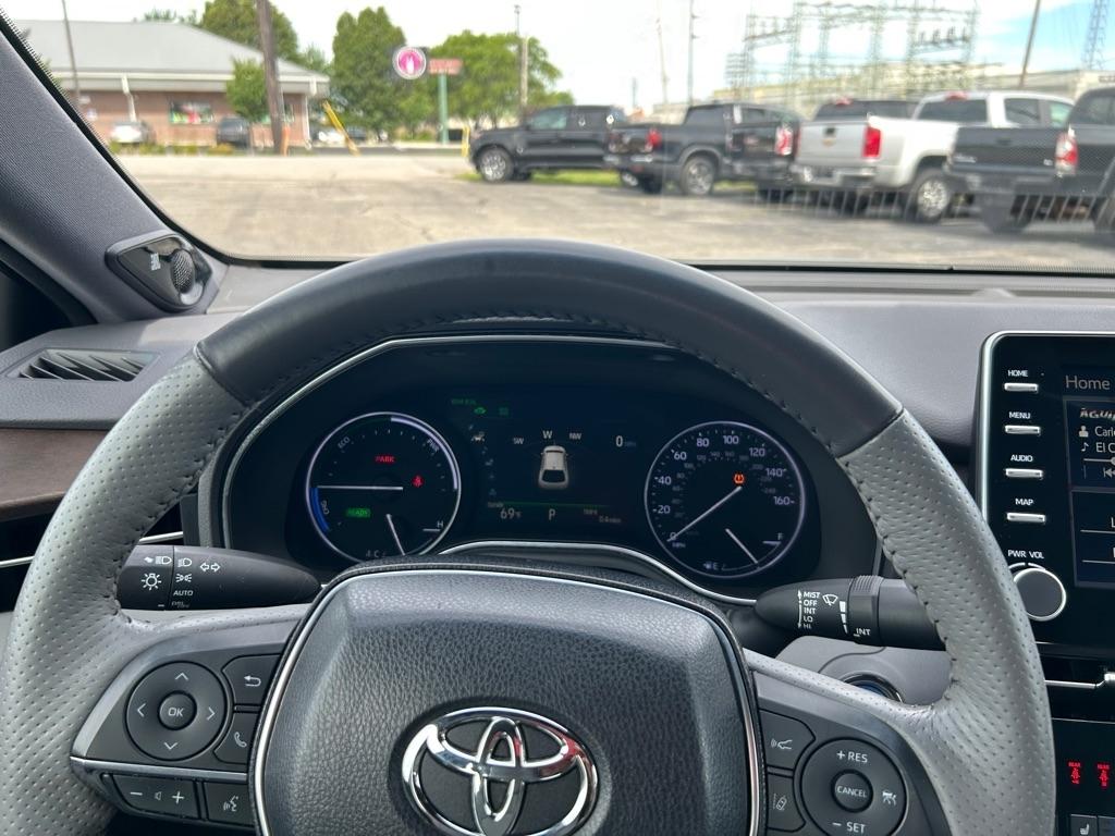 Toyota Avalon Hybrid XLE 2019